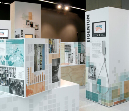 Wanderausstellung Helden im wilden Osten