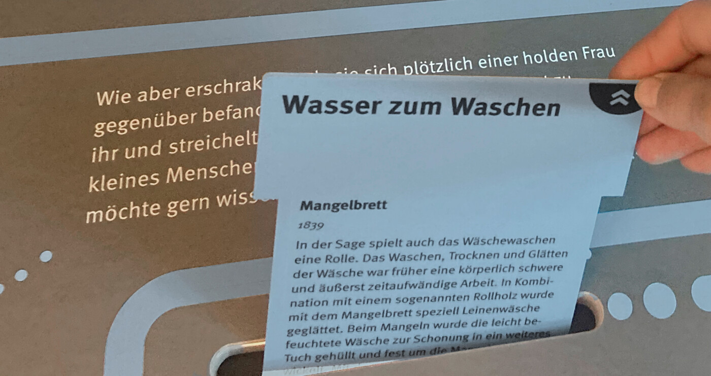 Nymphenvitrine Stadtmuseum Eilenburg - Hängekarten Nymphenvitrine Stadtmuseum Eilenburg - Hängekarten